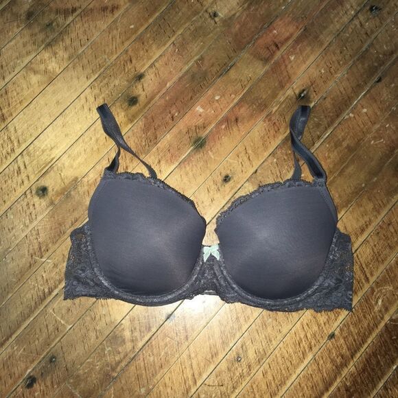 Victoria’s Secret 34D Lacy gray lined Demi bra - Picture 1 of 3